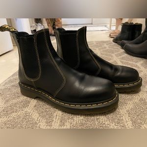 Dr. Martens chelsea boot